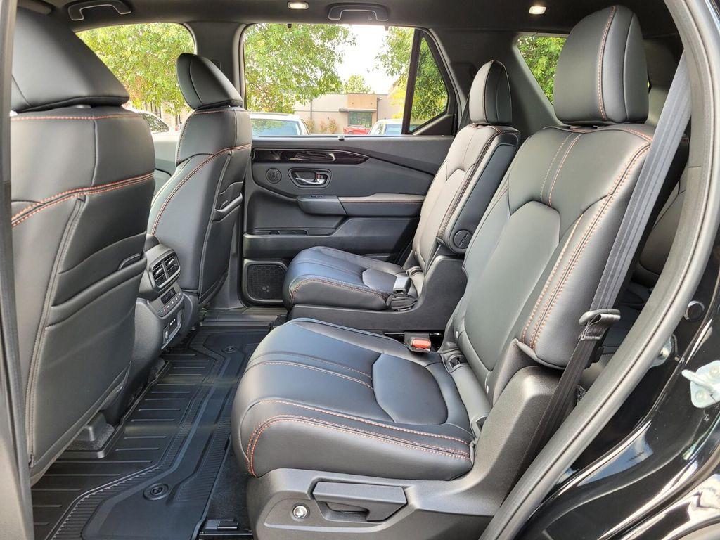 new 2025 Honda Pilot car, priced at $50,895