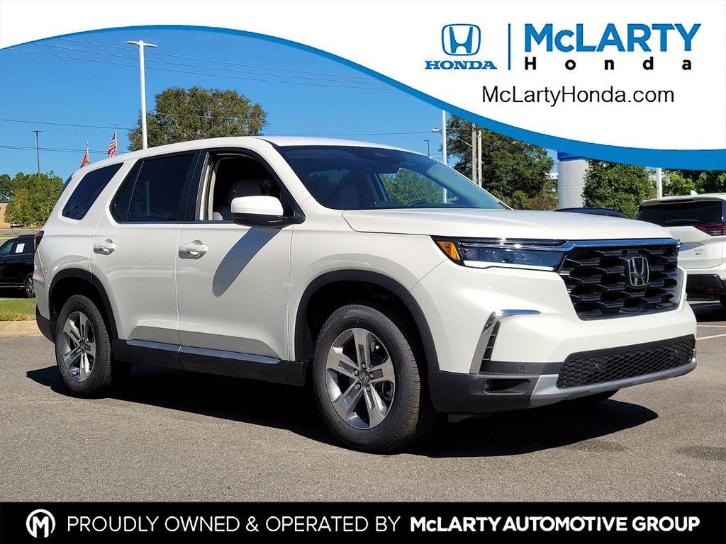 new 2025 Honda Pilot car, priced at $47,550