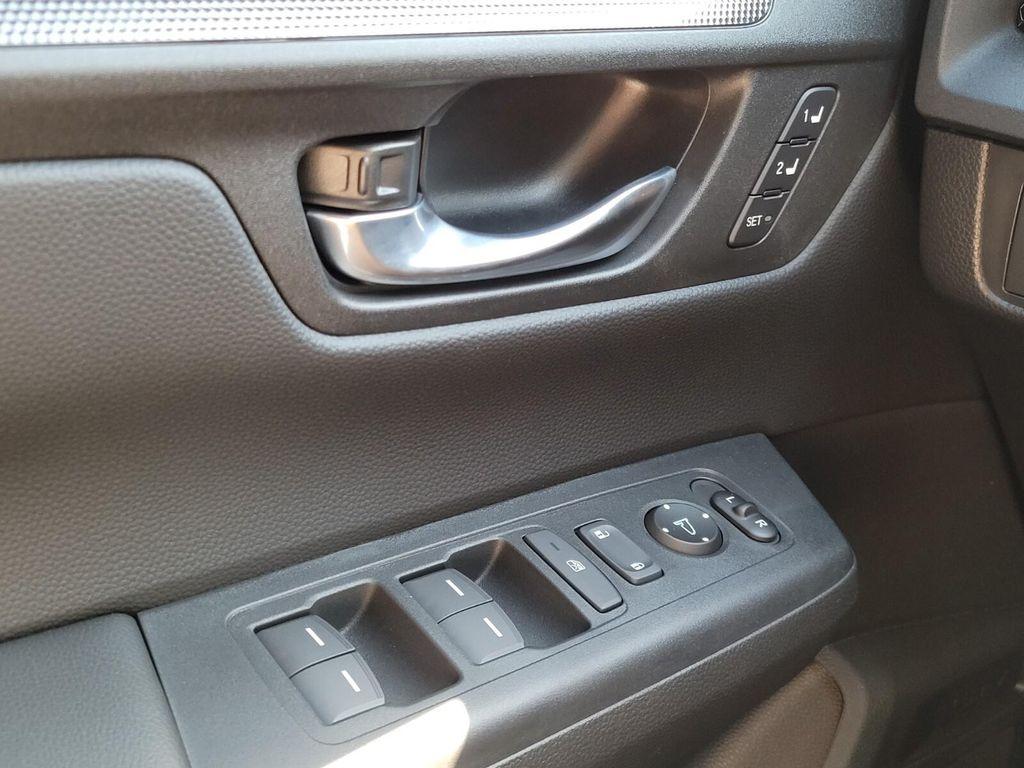 new 2026 Honda CR-V Hybrid car, priced at $41,675