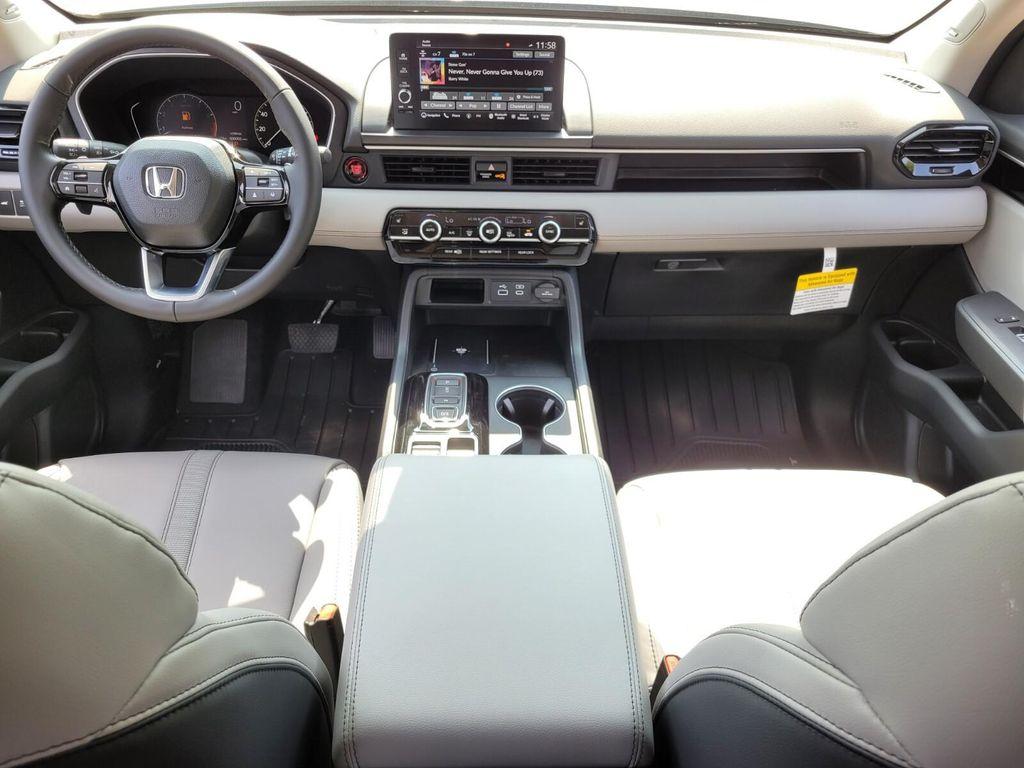 new 2025 Honda Pilot car, priced at $52,995