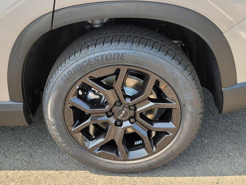 new 2025 Honda Pilot car, priced at $52,995