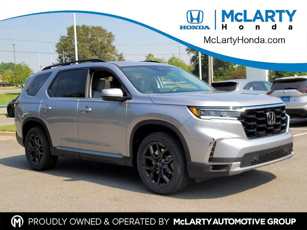 new 2025 Honda Pilot car, priced at $52,995