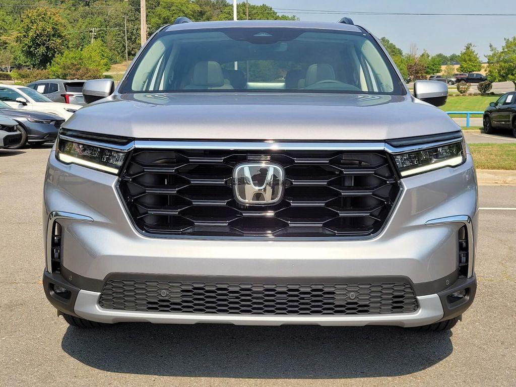 new 2025 Honda Pilot car, priced at $52,995