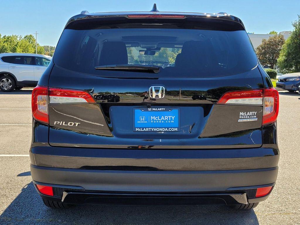 used 2022 Honda Pilot car, priced at $28,000