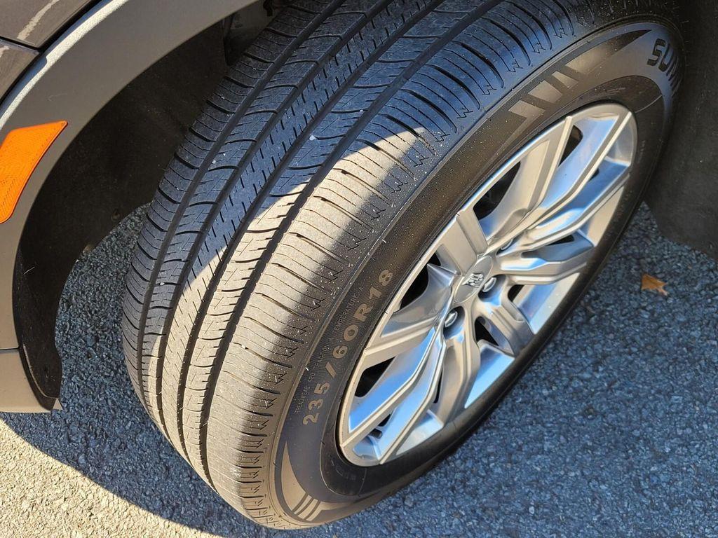 used 2023 Cadillac XT4 car, priced at $24,290