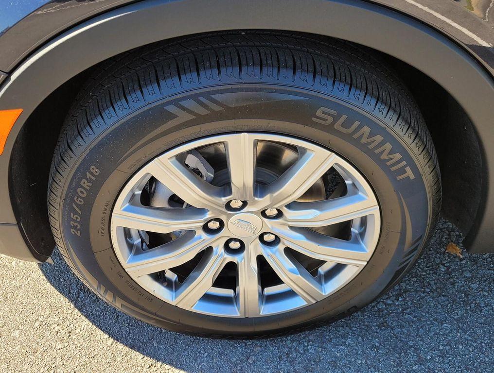 used 2023 Cadillac XT4 car, priced at $24,290