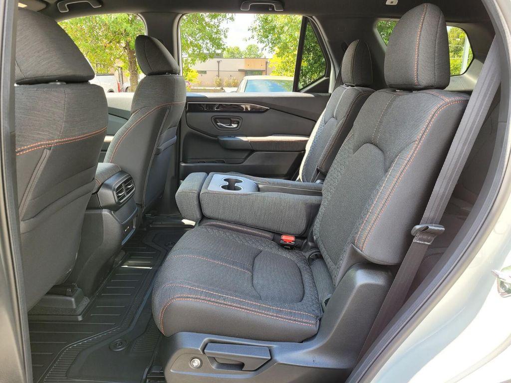 new 2025 Honda Pilot car, priced at $42,150