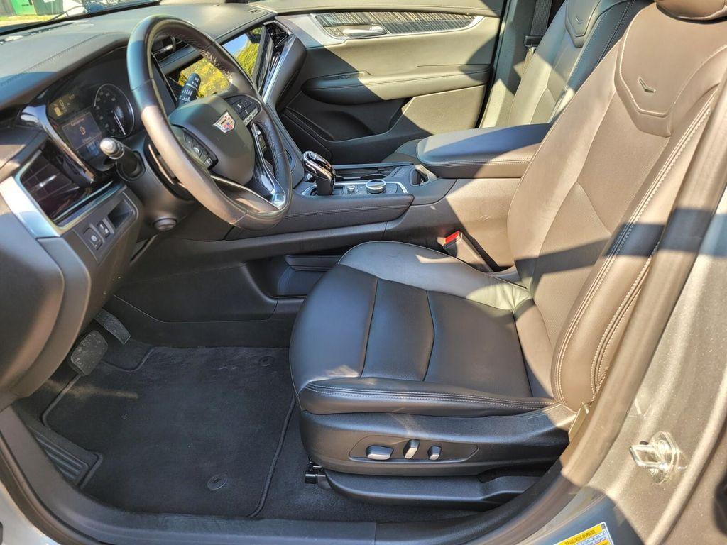 used 2023 Cadillac XT6 car, priced at $32,300
