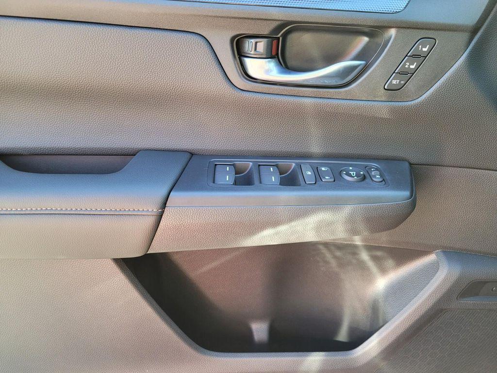 new 2026 Honda CR-V Hybrid car, priced at $40,115