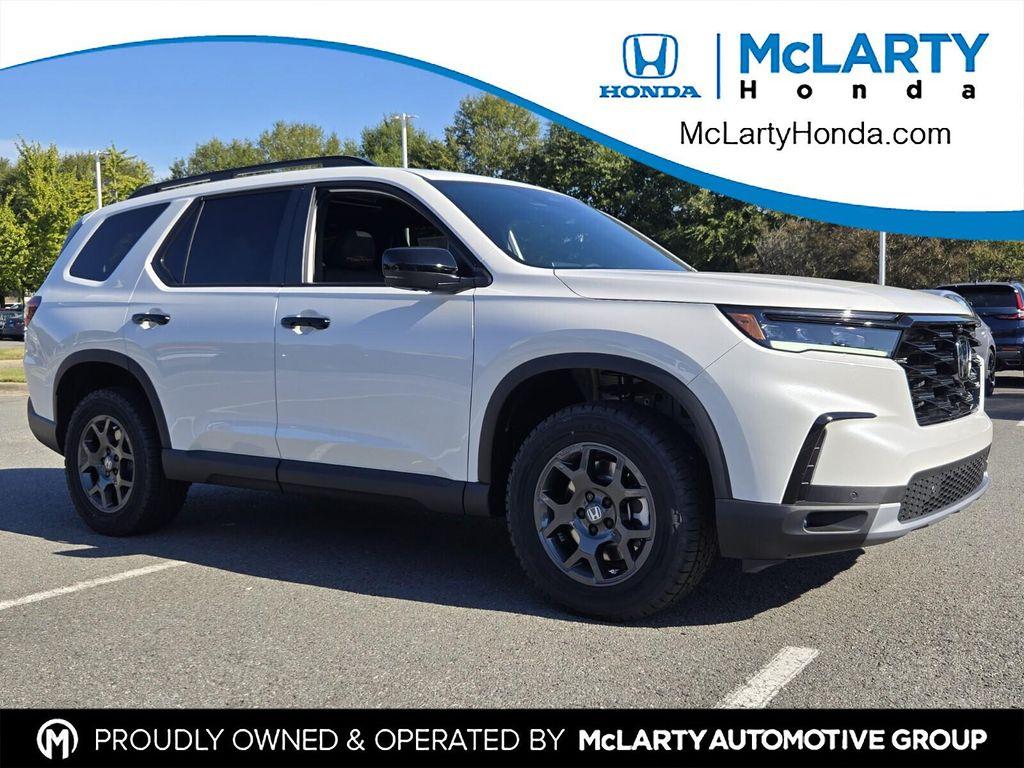 new 2025 Honda Pilot car, priced at $49,859
