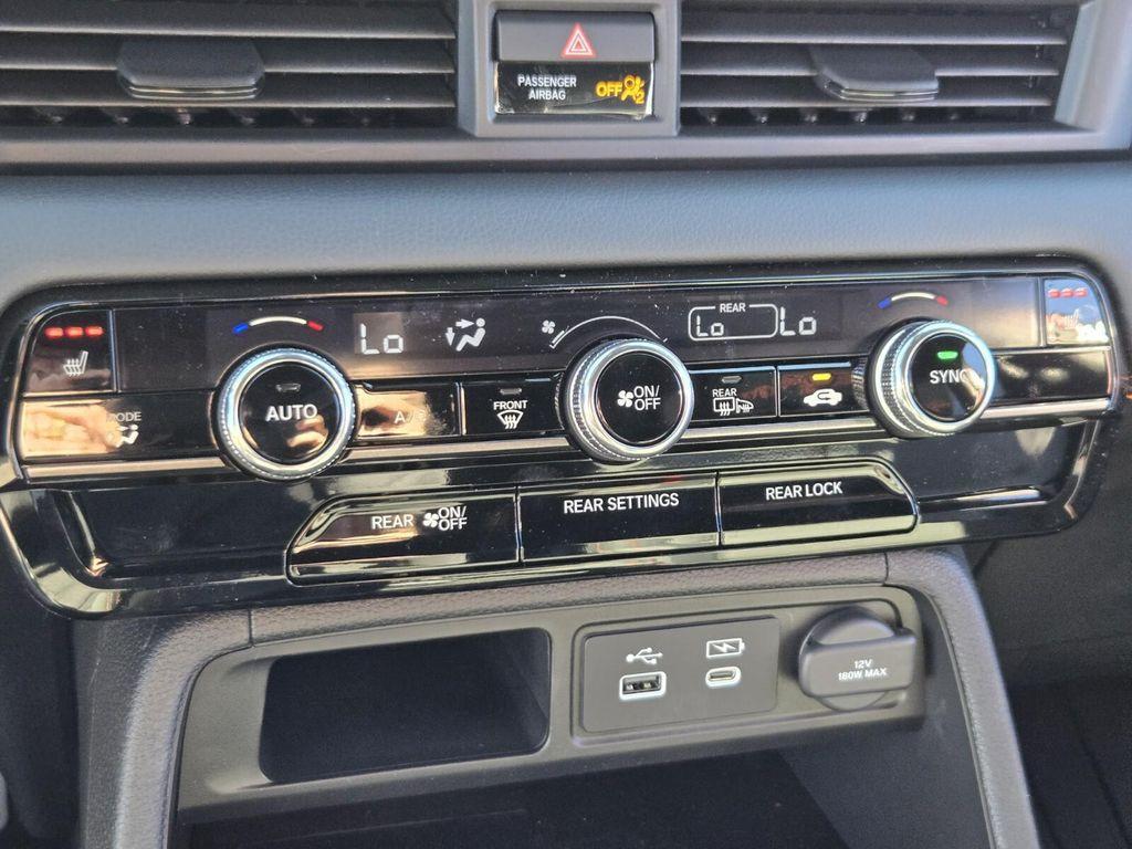 new 2025 Honda Pilot car, priced at $48,360