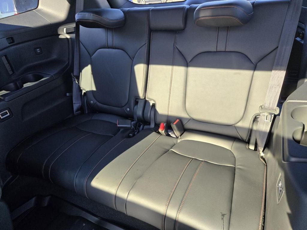 new 2025 Honda Pilot car, priced at $48,360