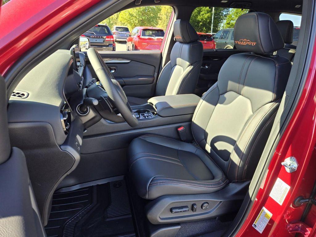 new 2025 Honda Pilot car, priced at $48,360