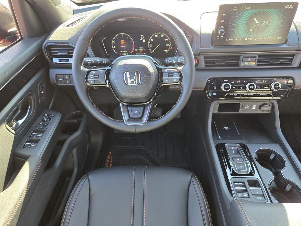 new 2025 Honda Pilot car, priced at $48,360