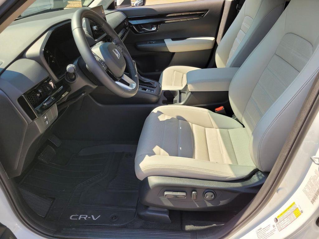 used 2025 Honda CR-V car, priced at $35,670