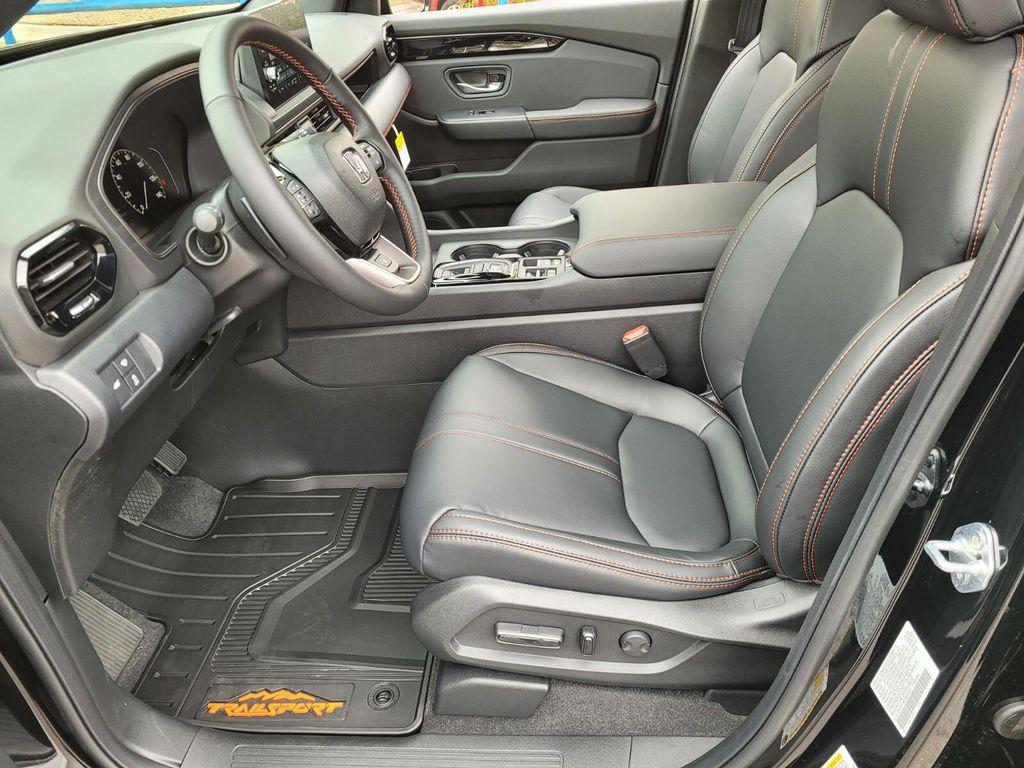 new 2025 Honda Pilot car, priced at $47,933