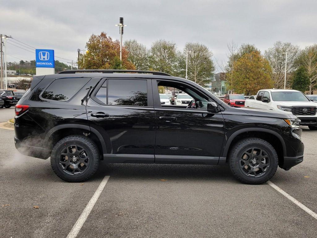 new 2025 Honda Pilot car, priced at $47,933