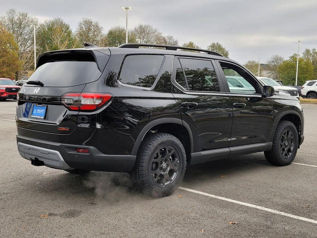 new 2025 Honda Pilot car, priced at $47,933