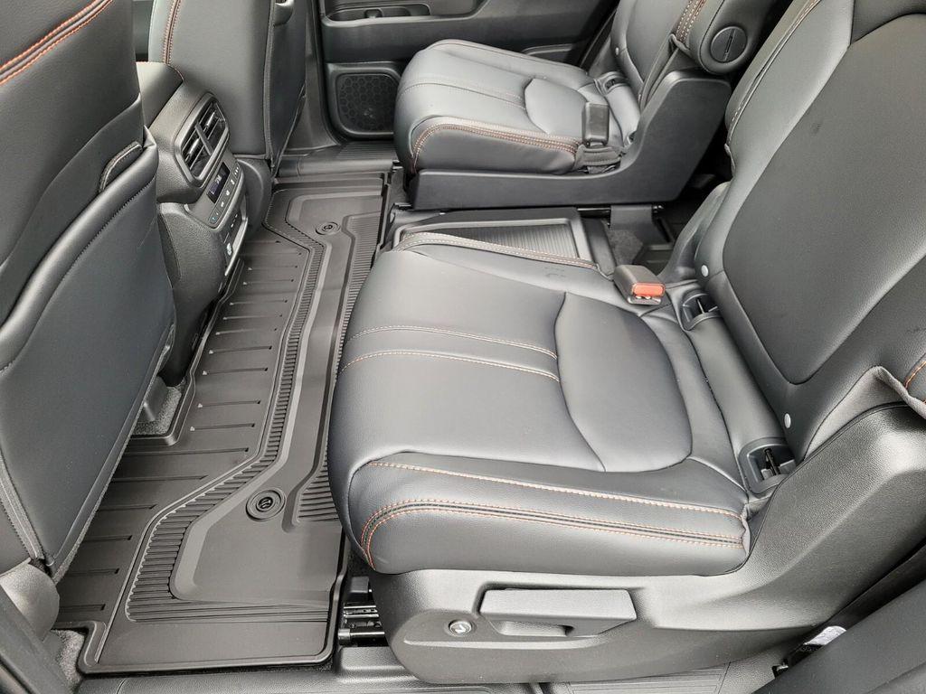 new 2025 Honda Pilot car, priced at $47,933