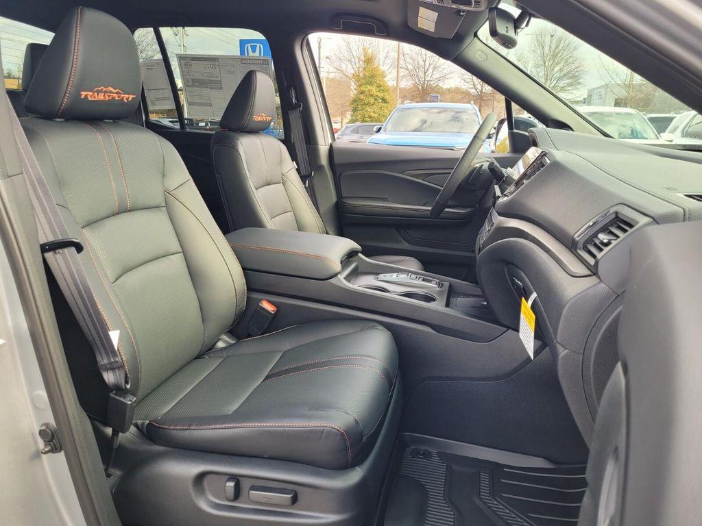 new 2025 Honda Ridgeline car, priced at $44,117