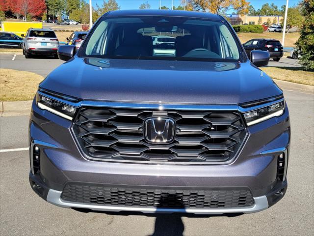 new 2025 Honda Pilot car, priced at $42,299