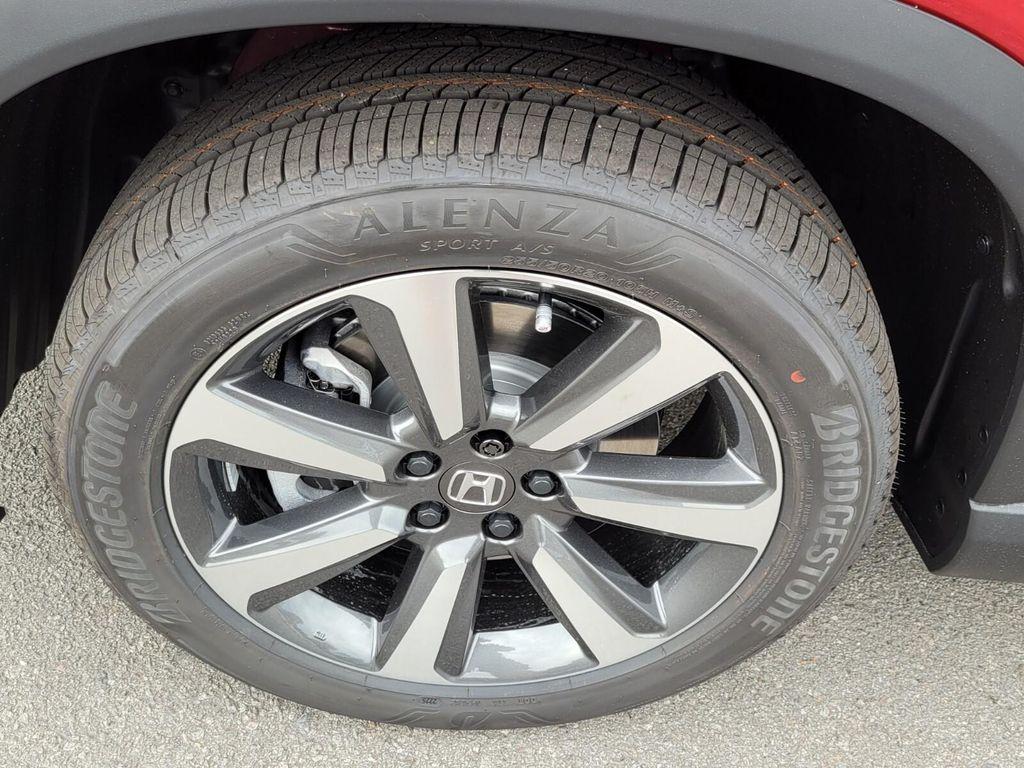 new 2025 Honda Pilot car, priced at $56,490
