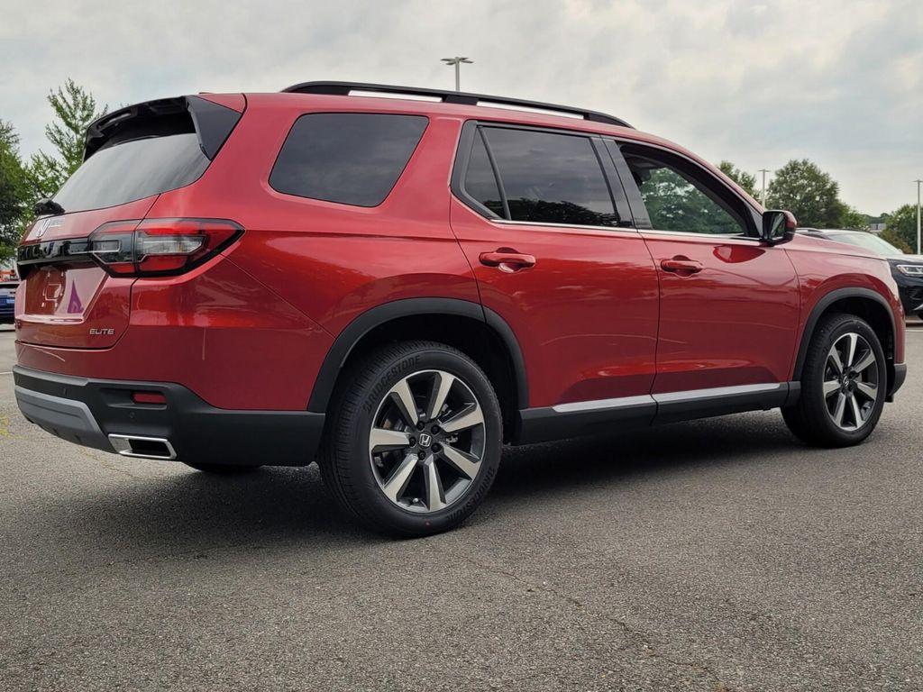 new 2025 Honda Pilot car, priced at $56,490