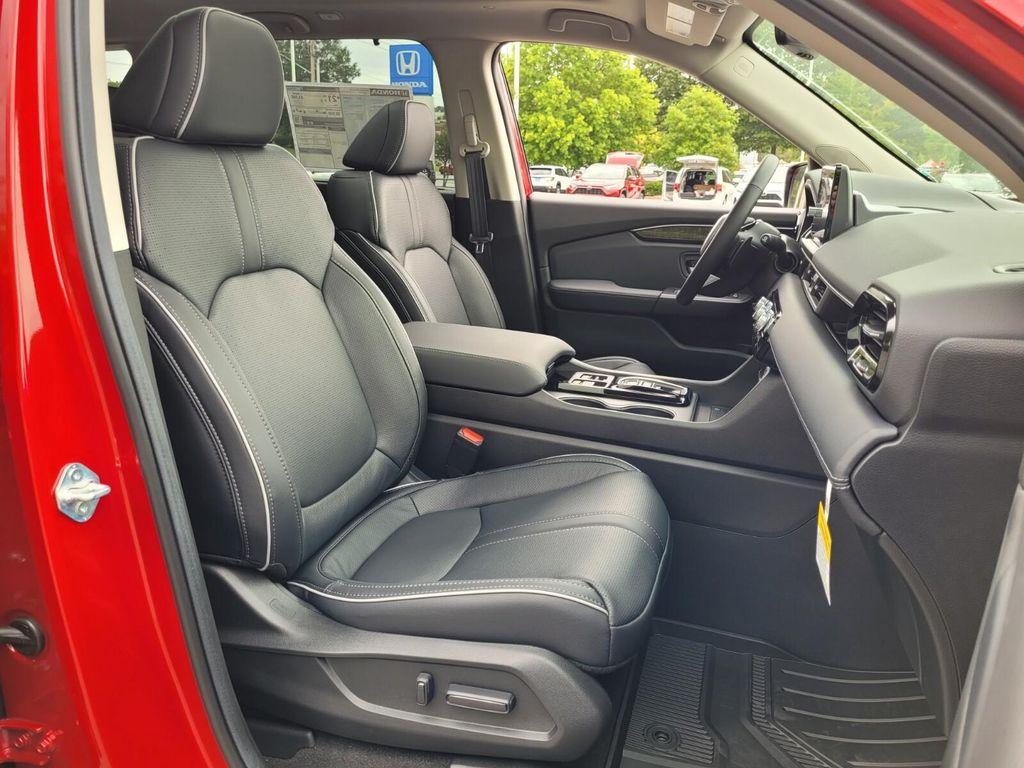 new 2025 Honda Pilot car, priced at $56,490