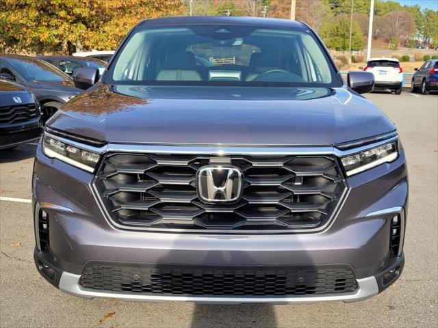 new 2025 Honda Pilot car, priced at $42,299