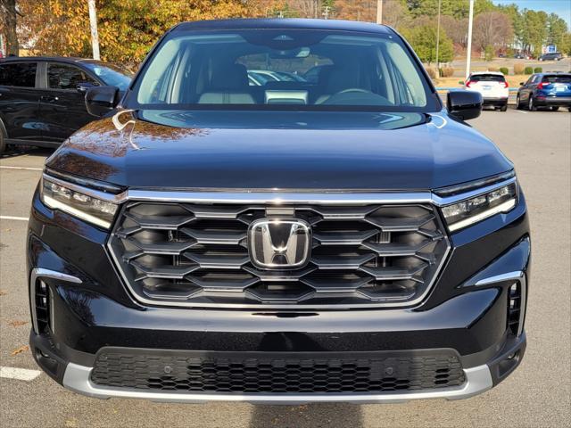 new 2025 Honda Pilot car, priced at $43,661