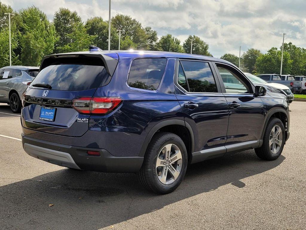 new 2025 Honda Pilot car, priced at $44,995