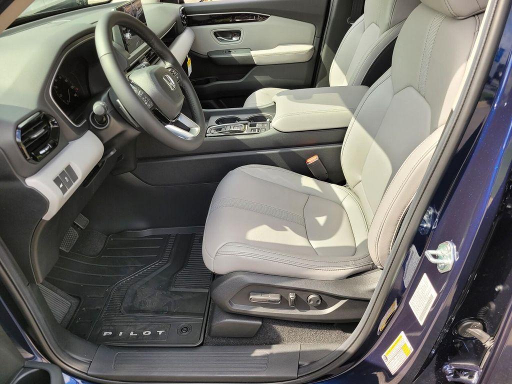new 2025 Honda Pilot car, priced at $44,995