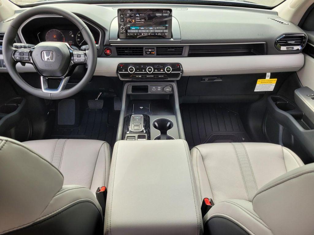 new 2025 Honda Pilot car, priced at $44,995