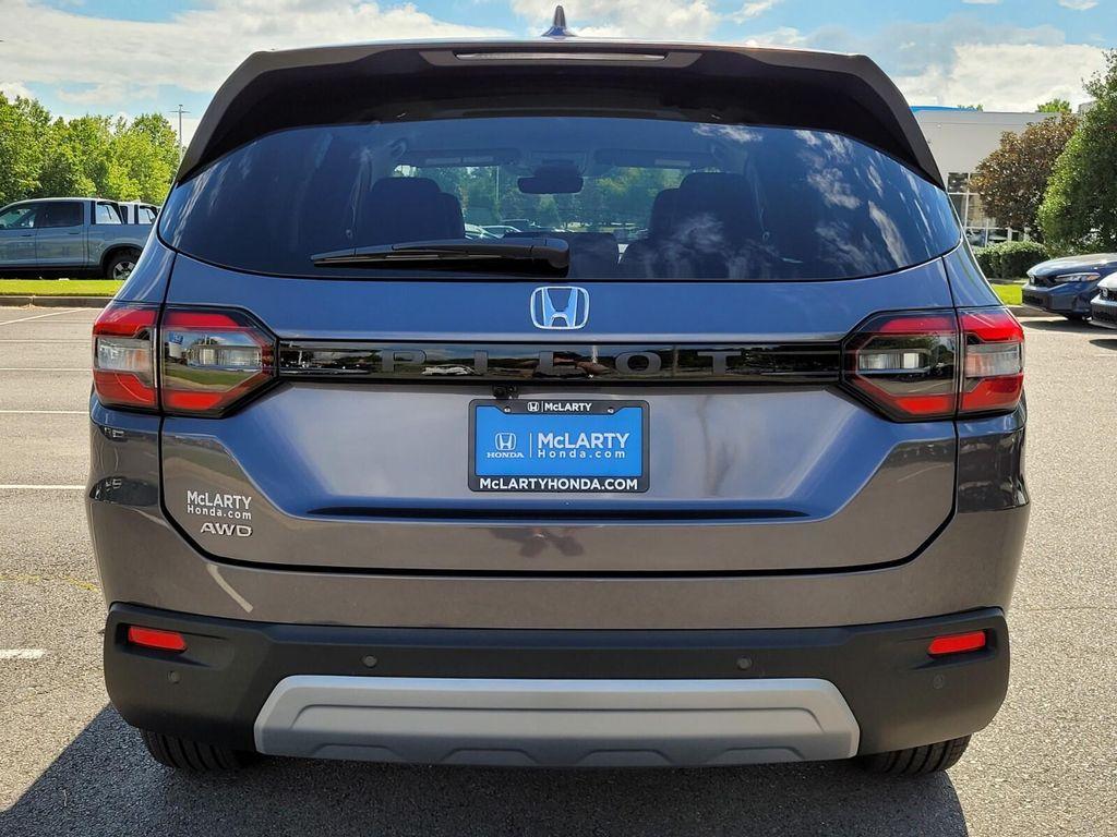 new 2025 Honda Pilot car, priced at $47,095