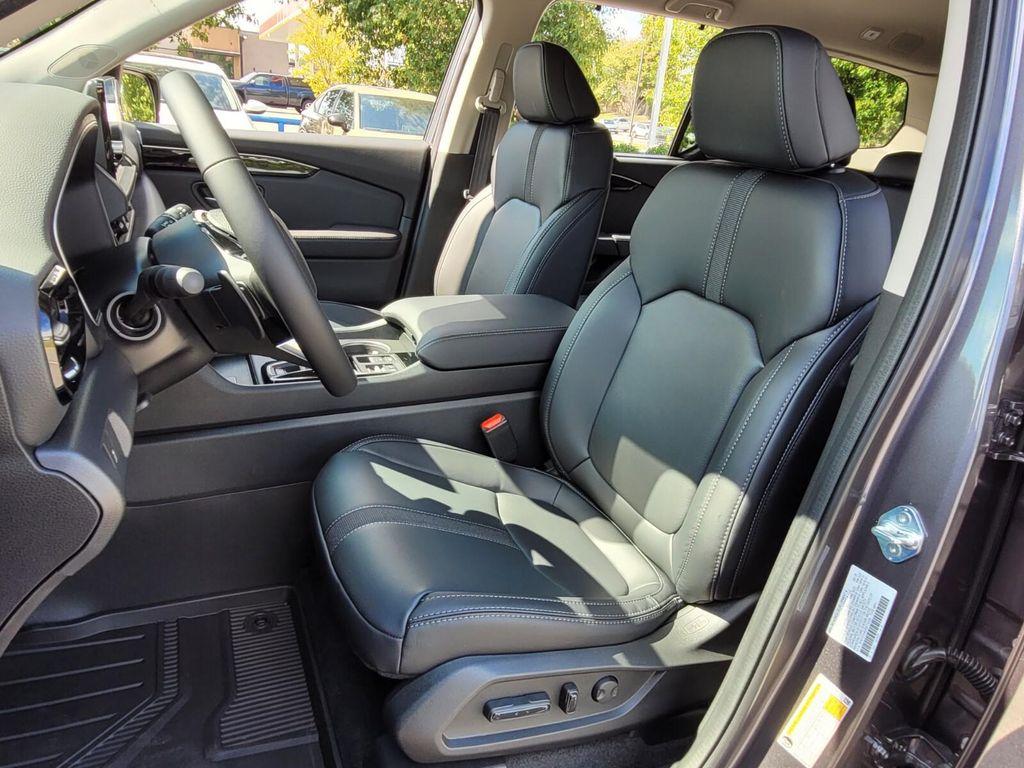 new 2025 Honda Pilot car, priced at $47,095