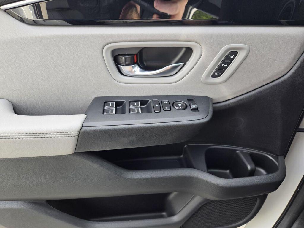 new 2025 Honda Pilot car, priced at $46,342