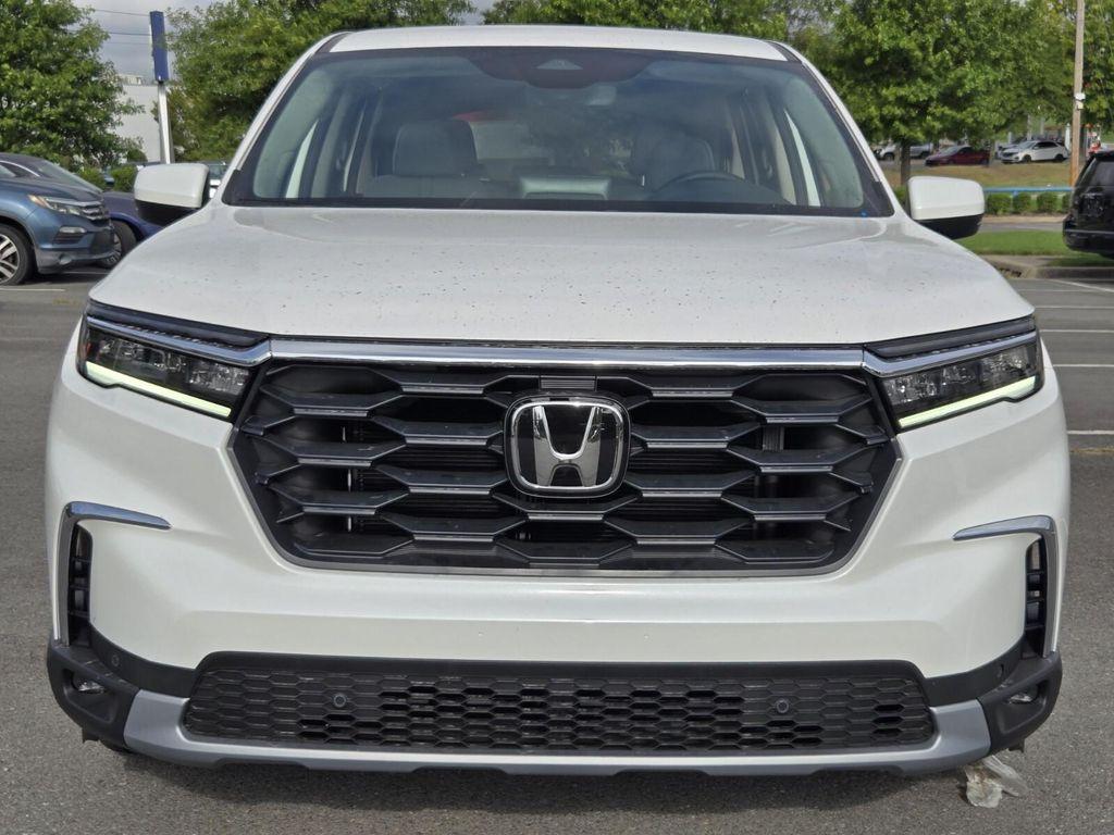 new 2025 Honda Pilot car, priced at $46,342