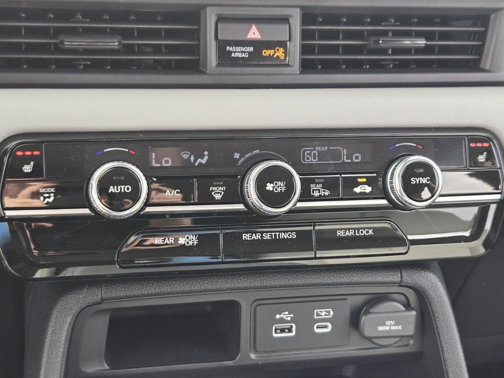 new 2025 Honda Pilot car, priced at $46,342