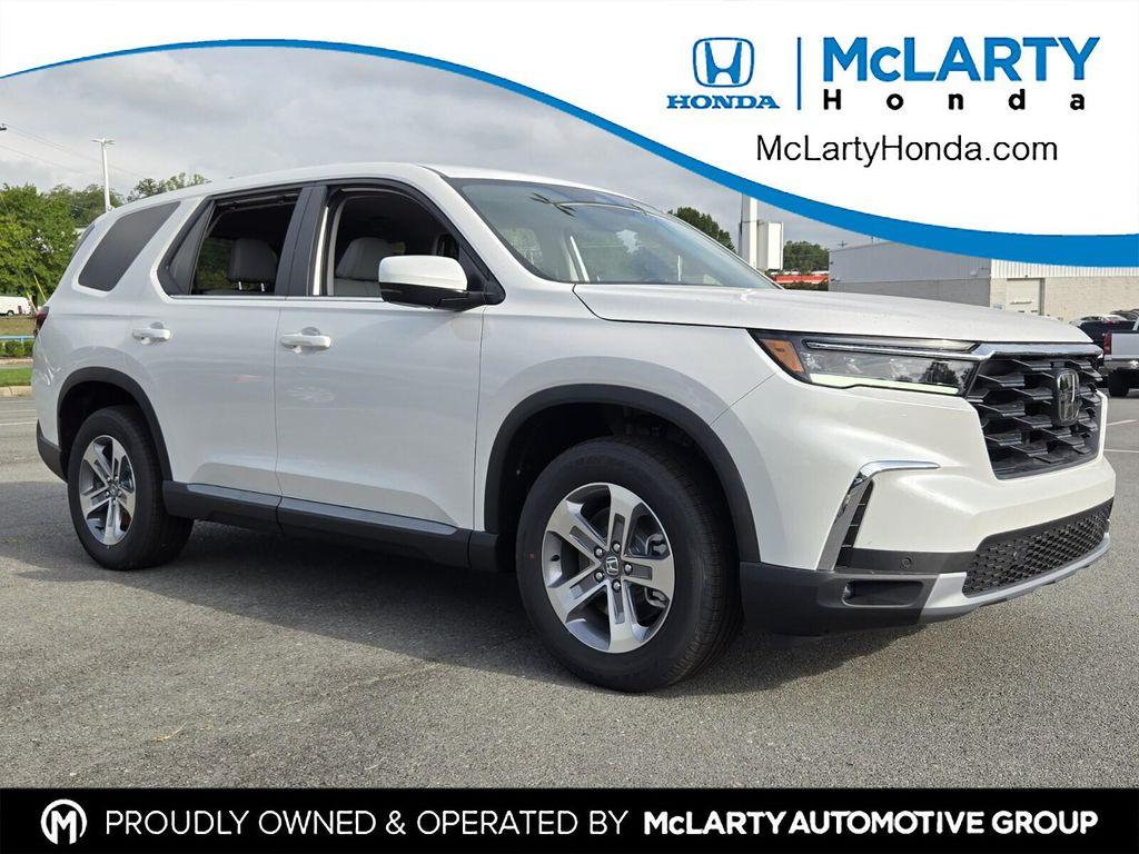 new 2025 Honda Pilot car, priced at $46,342