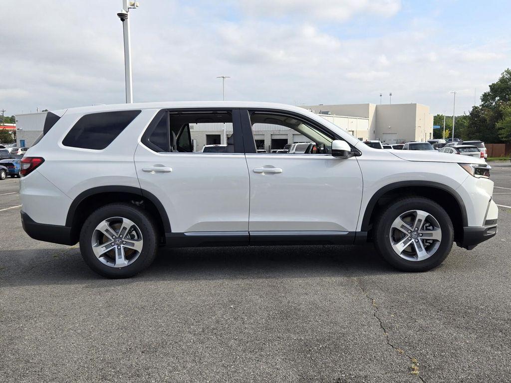 new 2025 Honda Pilot car, priced at $46,342