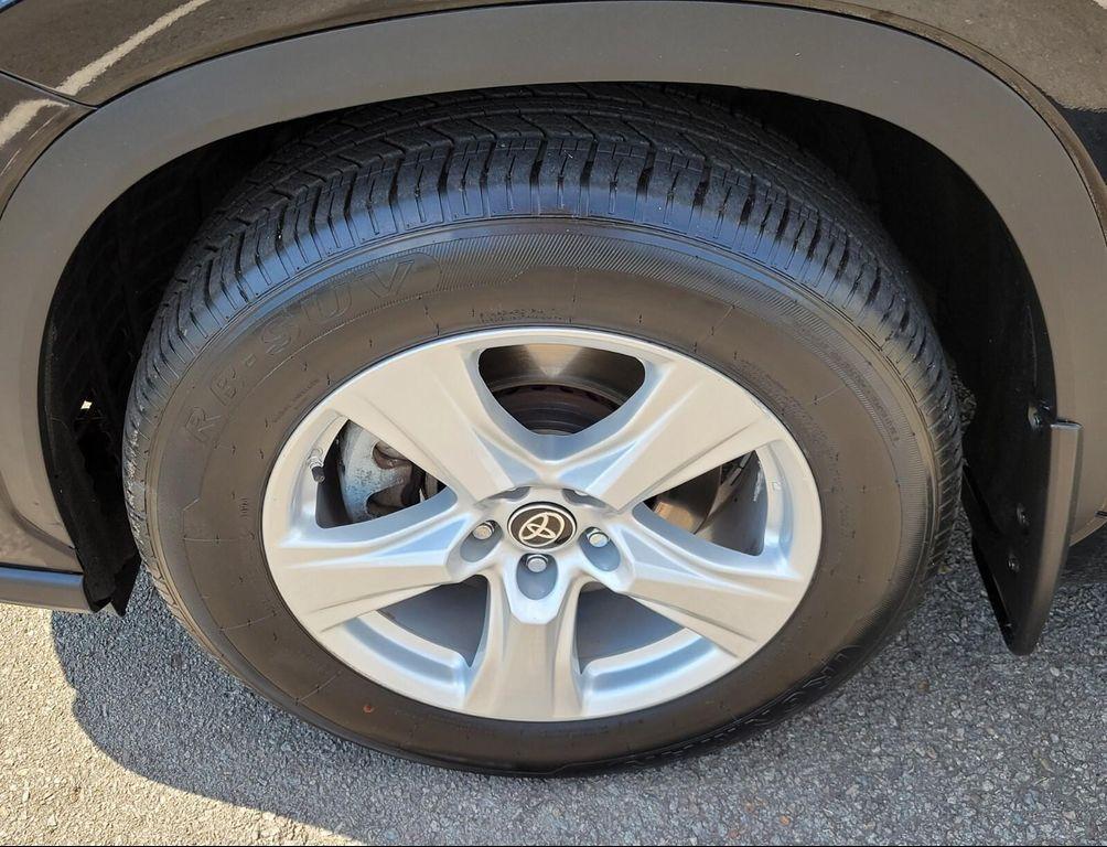 used 2023 Toyota Highlander car, priced at $31,000