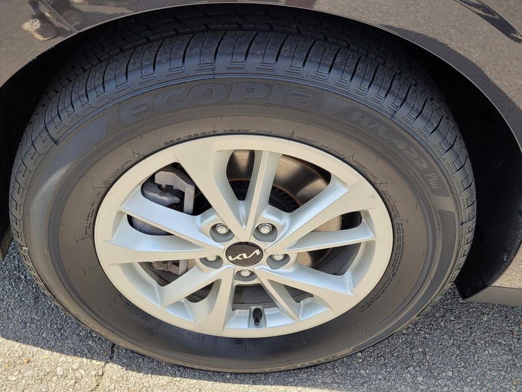 used 2024 Kia Carnival car, priced at $30,746