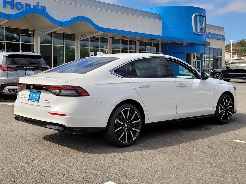 new 2025 Honda Accord Hybrid car, priced at $38,198