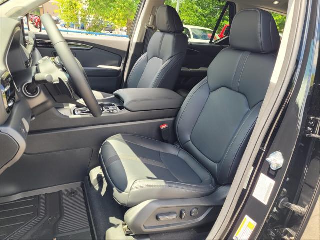 new 2025 Honda Pilot car, priced at $45,014