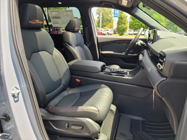 new 2025 Honda Pilot car, priced at $49,314