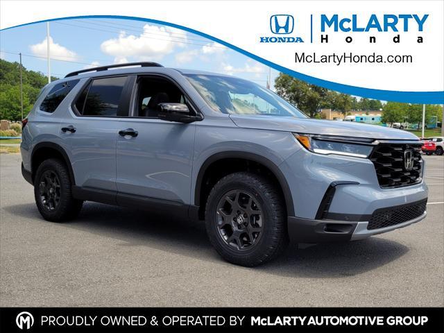 new 2025 Honda Pilot car, priced at $49,314