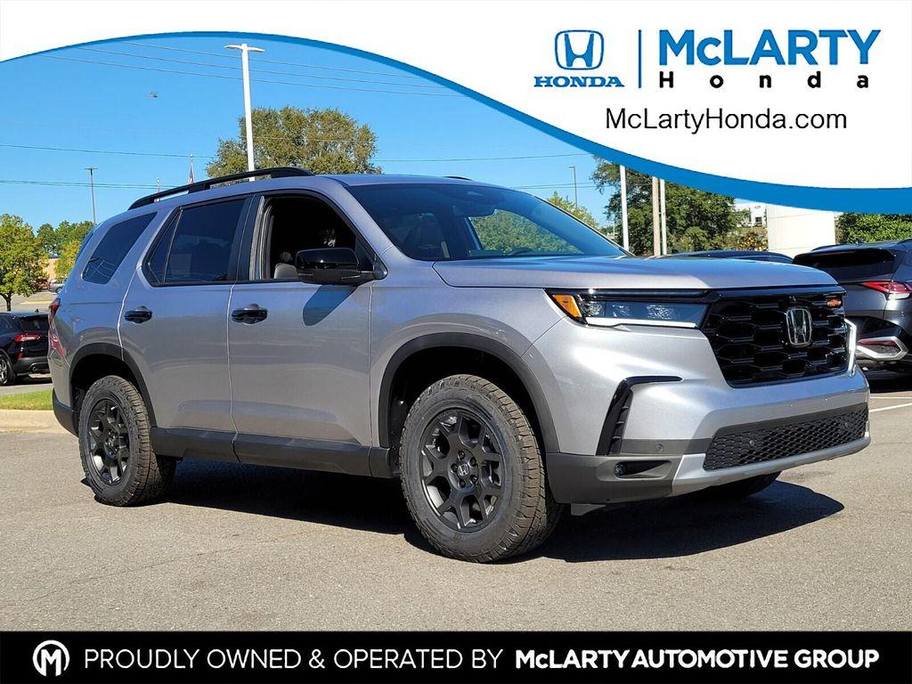 new 2025 Honda Pilot car, priced at $50,895