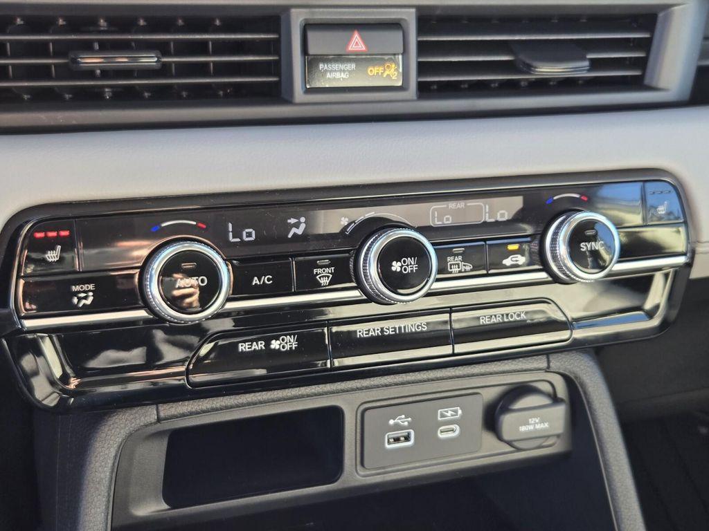 new 2025 Honda Pilot car, priced at $50,895