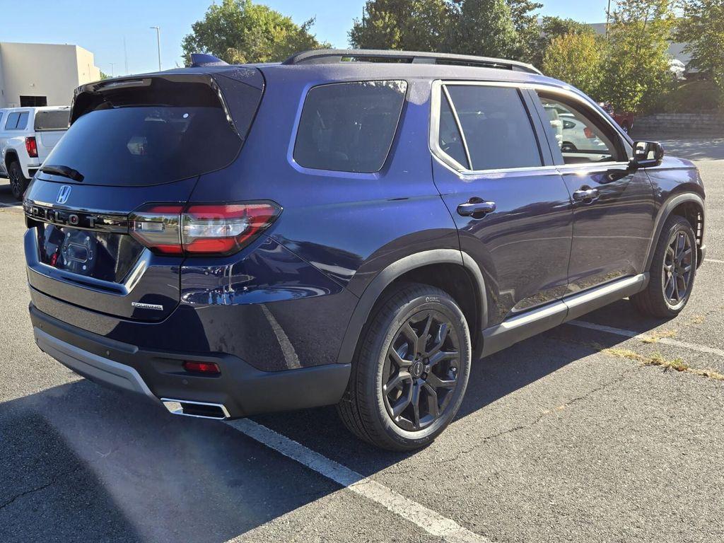 new 2025 Honda Pilot car, priced at $50,895