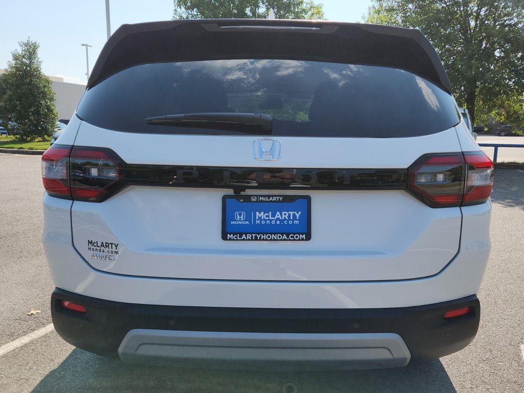 new 2025 Honda Pilot car, priced at $47,550